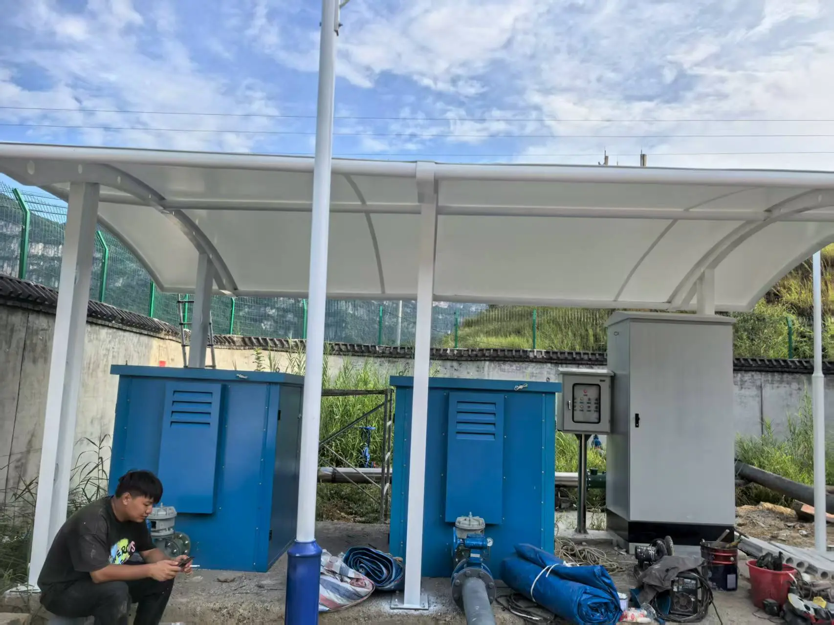 贵州湄潭膜结构棚怎么选?多雨高湿山区,避开低价铁皮棚与劣质膜材坑